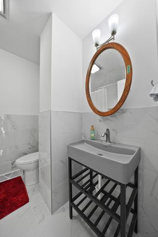 202 Beverly Lane, Hobart, IN 46342