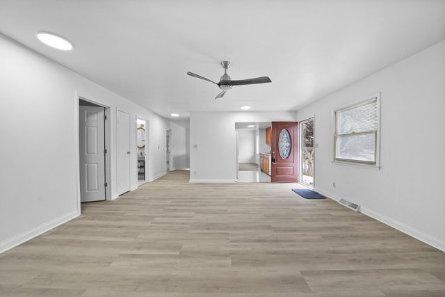 202 Beverly Lane, Hobart, IN 46342