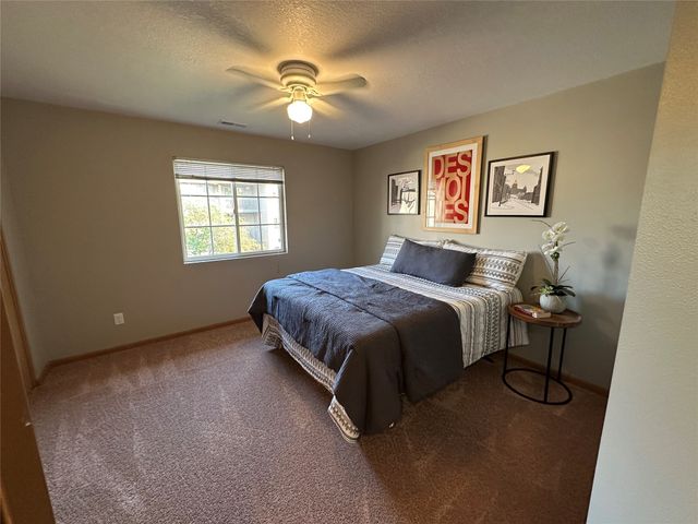 10111 Sutton Drive 9, Urbandale, IA 50322