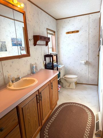 12632 DANA RD, Hot Springs, SD 57747