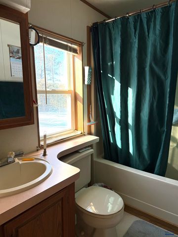 12632 DANA RD, Hot Springs, SD 57747