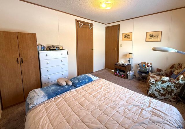 12632 DANA RD, Hot Springs, SD 57747
