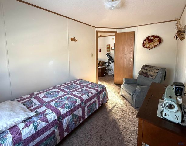 12632 DANA RD, Hot Springs, SD 57747