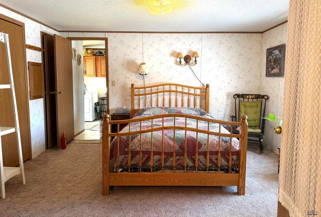 12632 DANA RD, Hot Springs, SD 57747