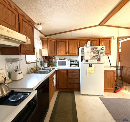 12632 DANA RD, Hot Springs, SD 57747
