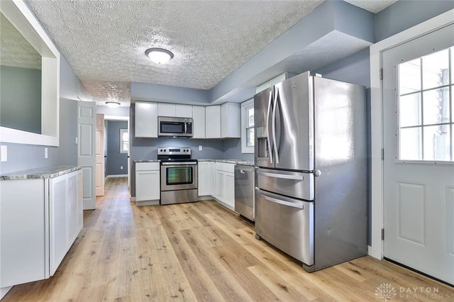 389 N Garber Drive, Tipp City, OH 45371