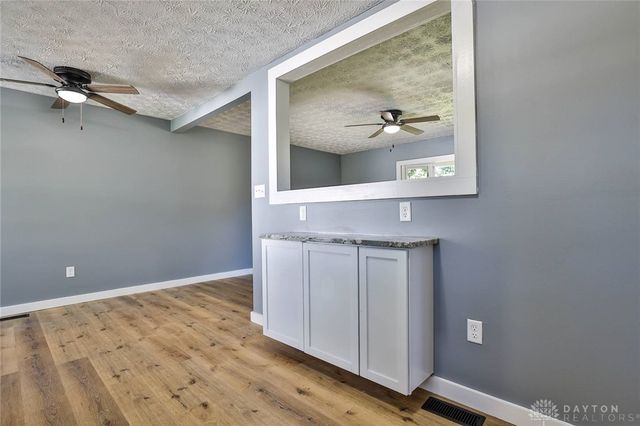 389 N Garber Drive, Tipp City, OH 45371