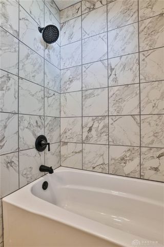 389 N Garber Drive, Tipp City, OH 45371