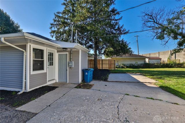 389 N Garber Drive, Tipp City, OH 45371