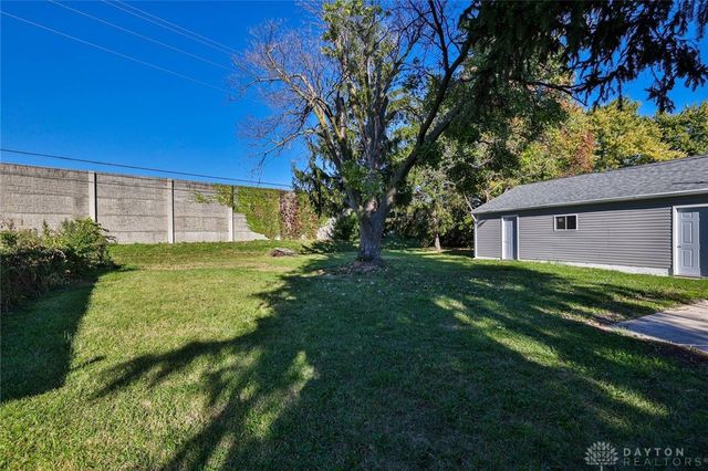 389 N Garber Drive, Tipp City, OH 45371