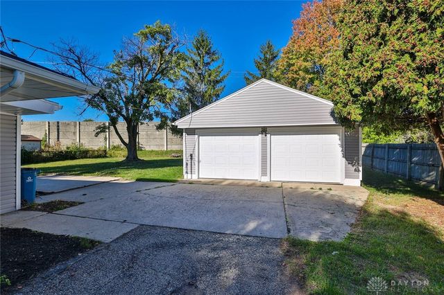 389 N Garber Drive, Tipp City, OH 45371