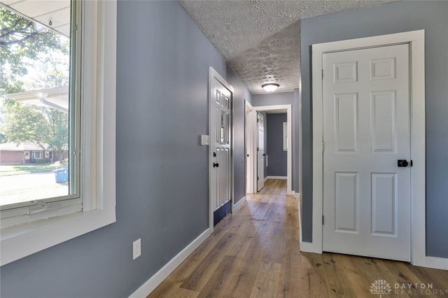 389 N Garber Drive, Tipp City, OH 45371