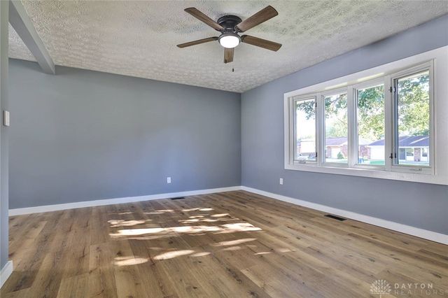 389 N Garber Drive, Tipp City, OH 45371