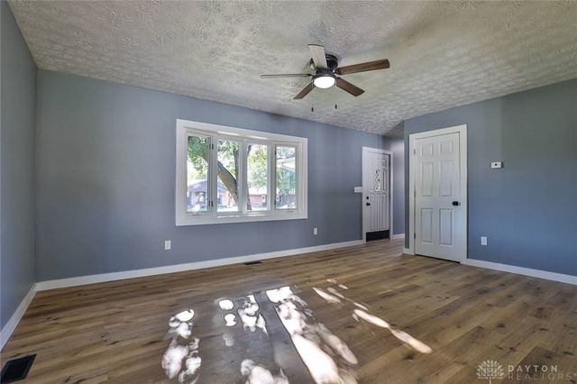 389 N Garber Drive, Tipp City, OH 45371