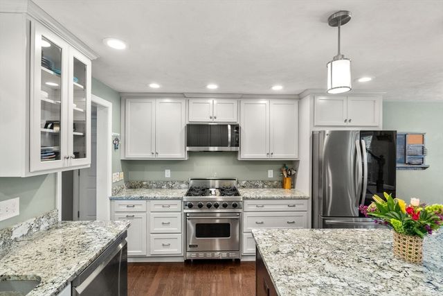 6 Skyview Terrace, Holliston, MA 01746