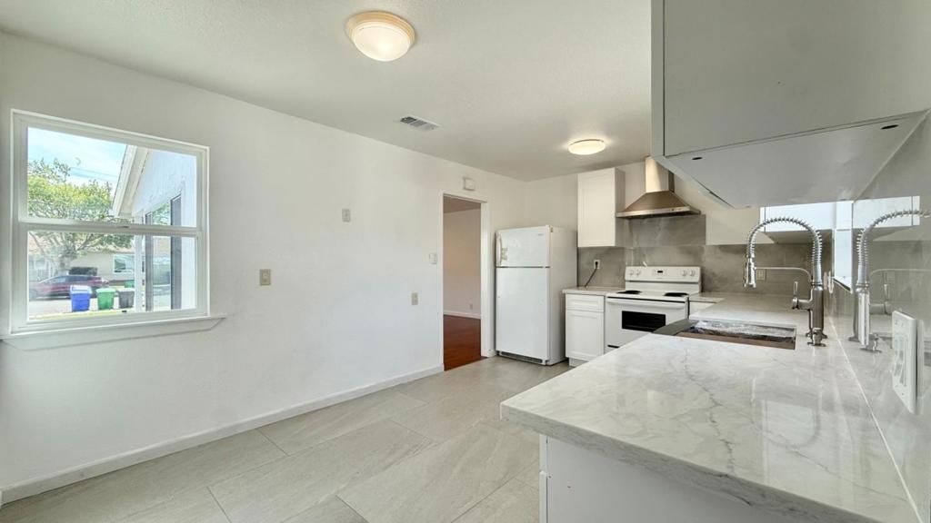 Image 33 of property listing at 1367 Hubbard Avenue, San Leandro, CA 94579