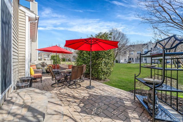 31 Snowdance Lane, Nesconset, NY 11767
