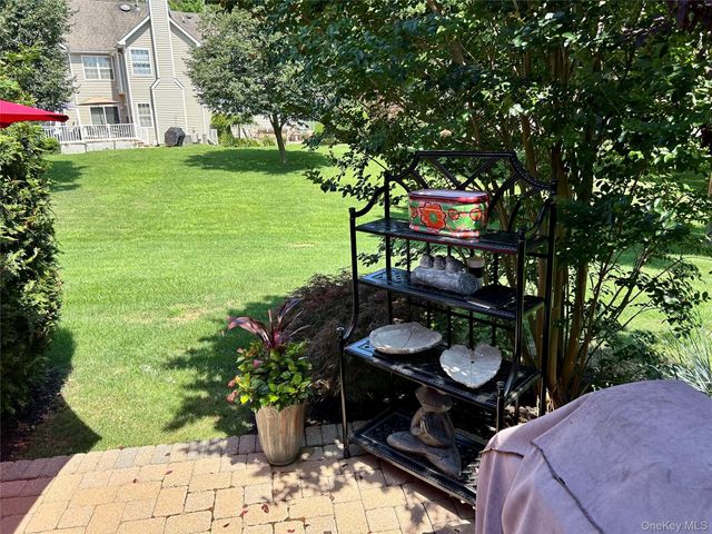 31 Snowdance Lane, Nesconset, NY 11767