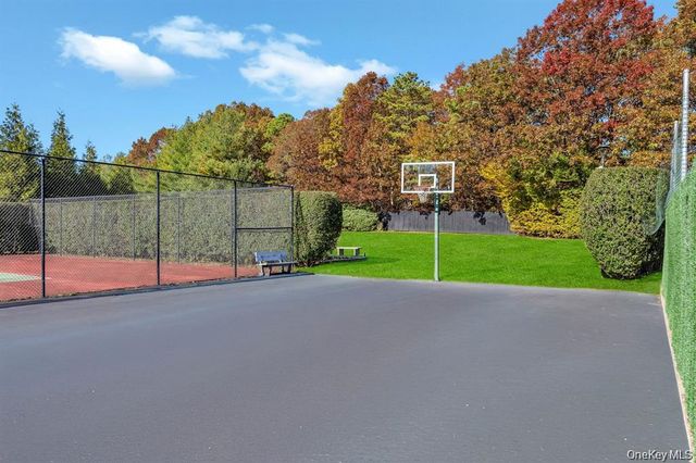 31 Snowdance Lane, Nesconset, NY 11767