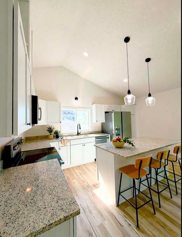 683 Sims Avenue, Saint Paul, MN 55106