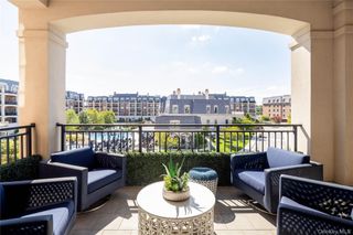 2000 Royal Court 2103/2105, North Hills, NY 11040