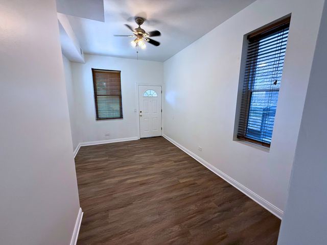 3536 S Prairie Avenue 1, Chicago, IL 60653