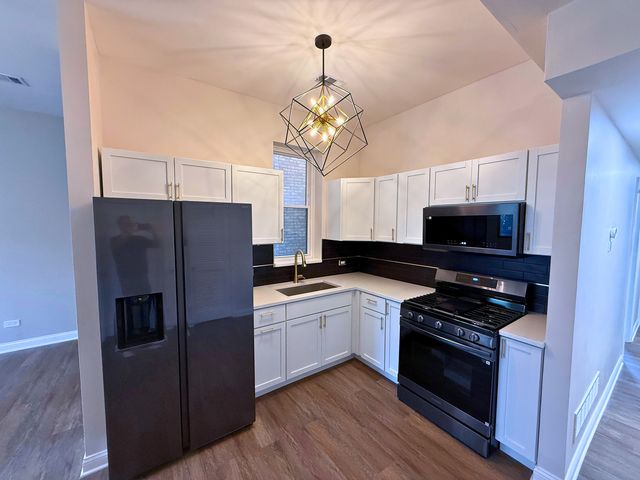 3536 S Prairie Avenue 1, Chicago, IL 60653