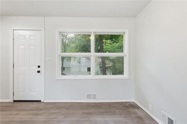 7900 Longview Road, Kansas City, MO 64134