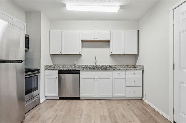 7900 Longview Road, Kansas City, MO 64134