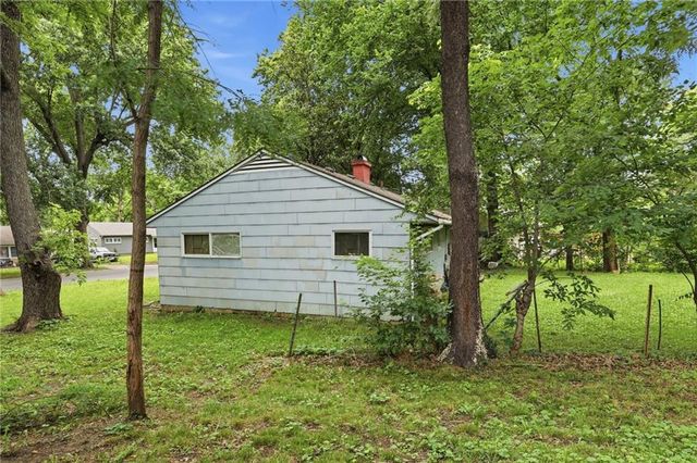 7900 Longview Road, Kansas City, MO 64134