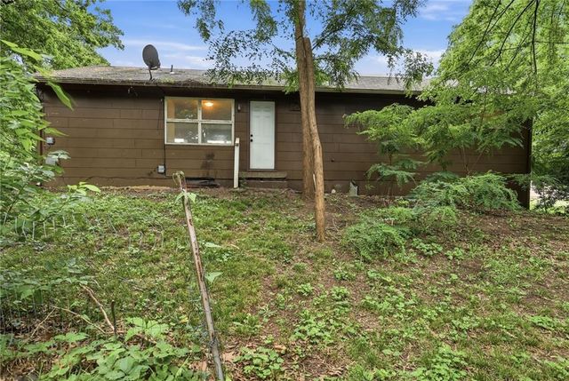 7900 Longview Road, Kansas City, MO 64134