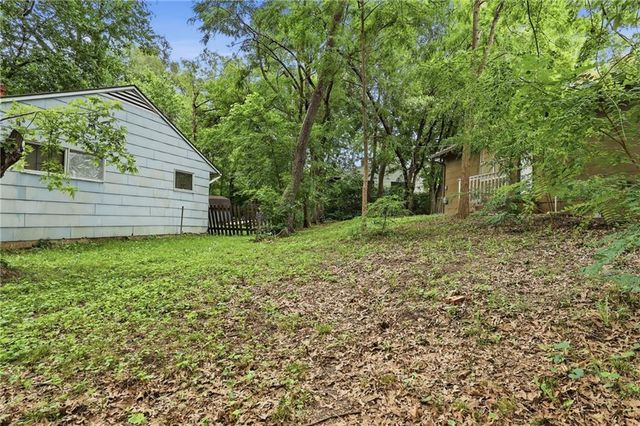 7900 Longview Road, Kansas City, MO 64134