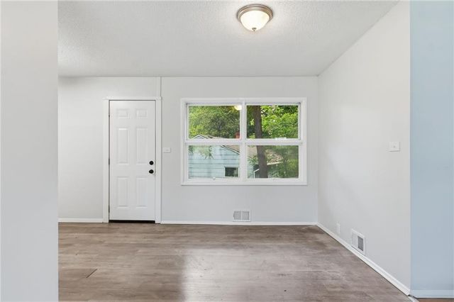 7900 Longview Road, Kansas City, MO 64134