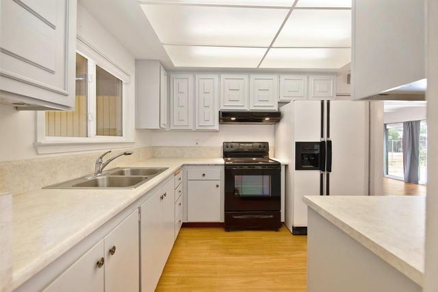 5530 Seyferth Way, Sacramento, CA 95823