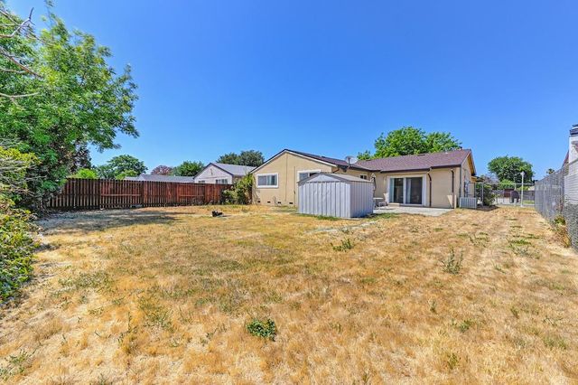 5530 Seyferth Way, Sacramento, CA 95823