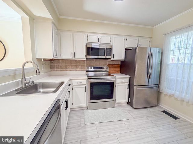 12821 MILL BROOK CT, Woodbridge, VA 22192