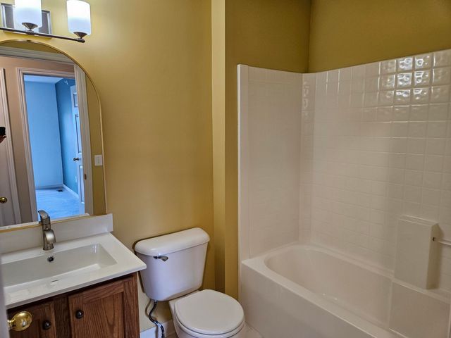 3041 Barclay Way, Ann Arbor, MI 48105