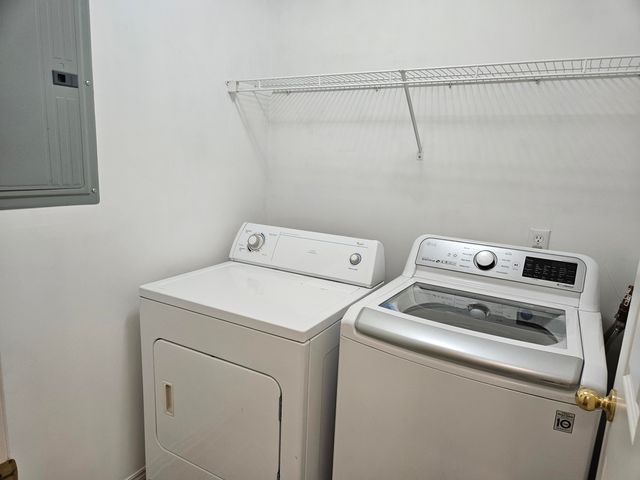 3041 Barclay Way, Ann Arbor, MI 48105