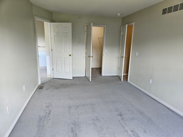 3041 Barclay Way, Ann Arbor, MI 48105