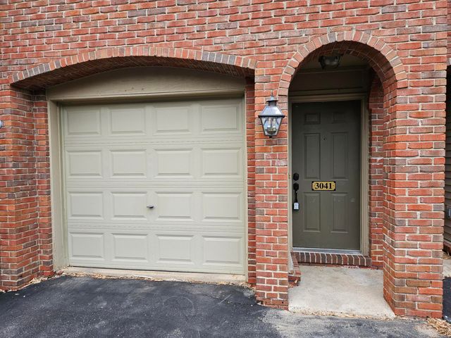 3041 Barclay Way, Ann Arbor, MI 48105