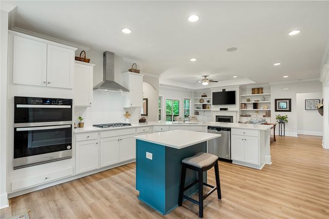 2609 Dog Leg Lane, Seneca, SC 29678