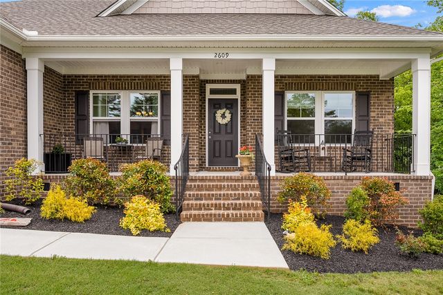 2609 Dog Leg Lane, Seneca, SC 29678