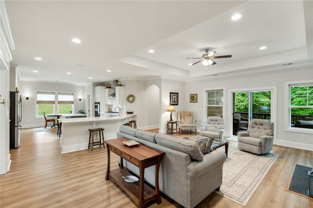 2609 Dog Leg Lane, Seneca, SC 29678