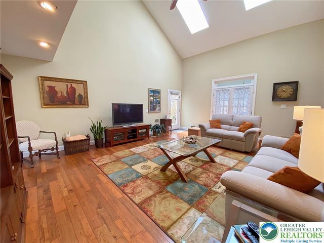 2980 Sheffield Drive, Emmaus Boro, PA 18049