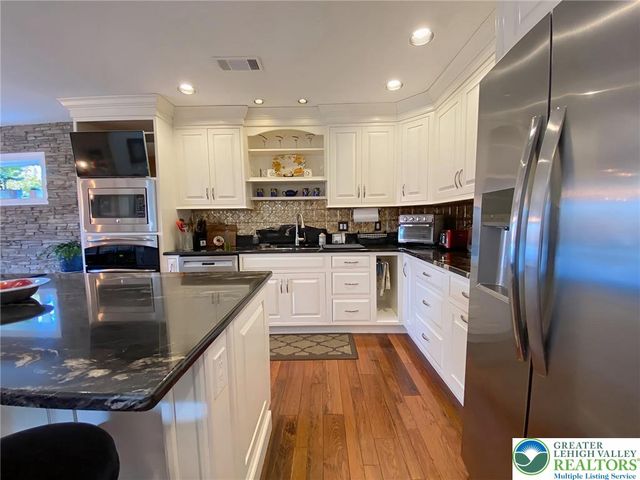 2980 Sheffield Drive, Emmaus Boro, PA 18049