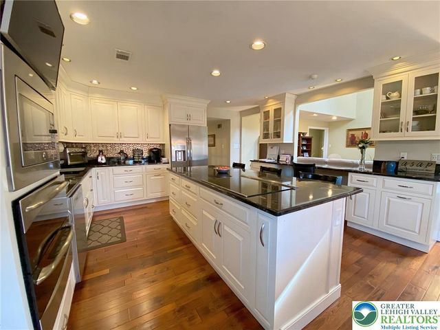 2980 Sheffield Drive, Emmaus Boro, PA 18049