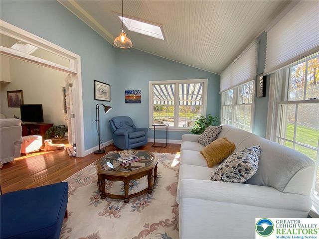 2980 Sheffield Drive, Emmaus Boro, PA 18049