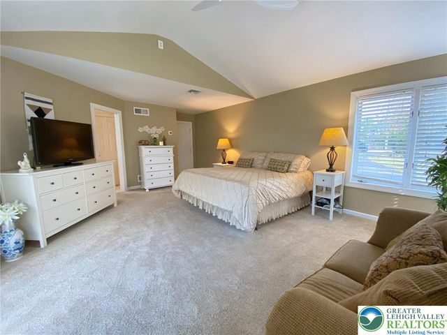 2980 Sheffield Drive, Emmaus Boro, PA 18049