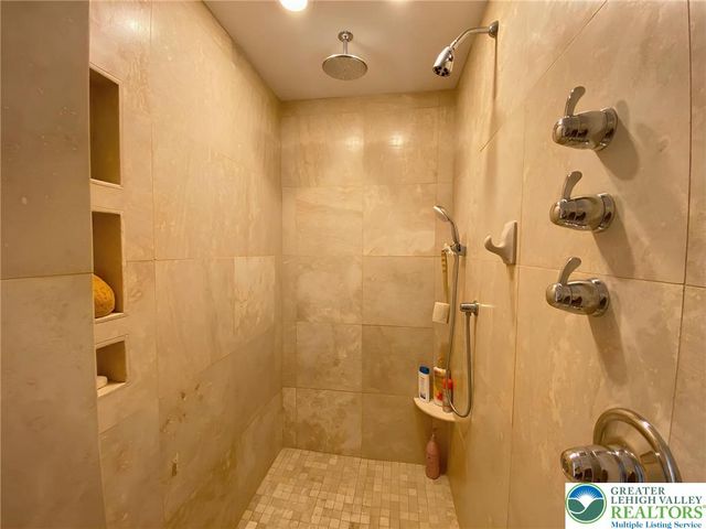 2980 Sheffield Drive, Emmaus Boro, PA 18049