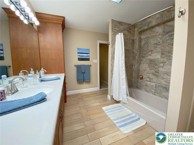 2980 Sheffield Drive, Emmaus Boro, PA 18049